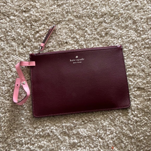 kate spade Handbags - Kate spade leather flat pouch